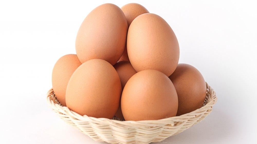 Sonali Eating Eggs